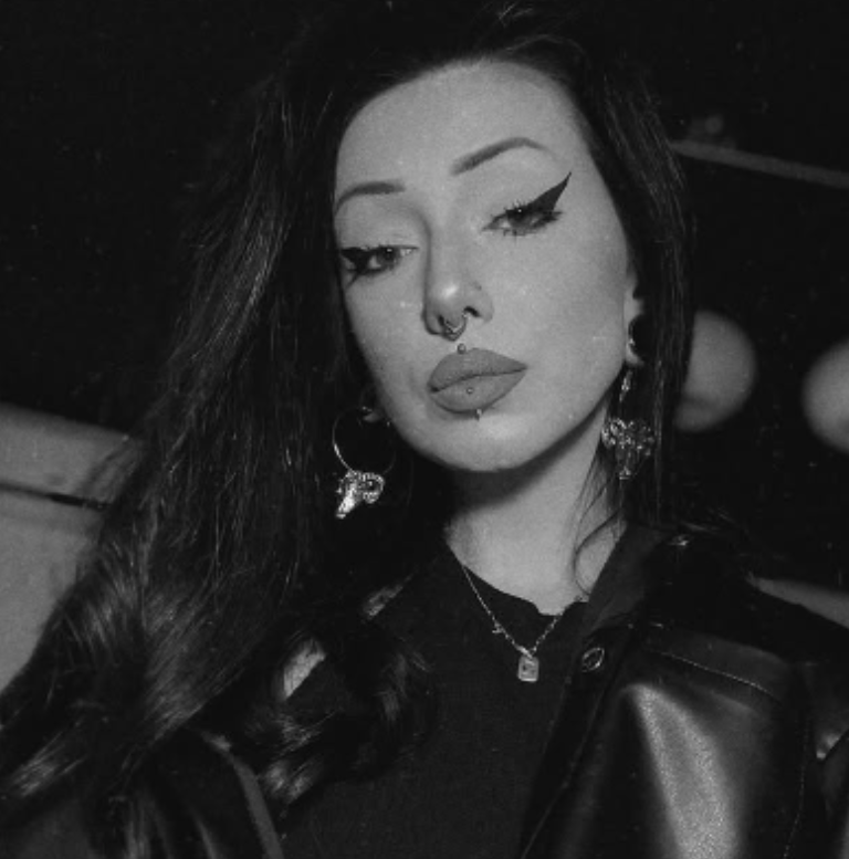 Alexandra Grim Needle